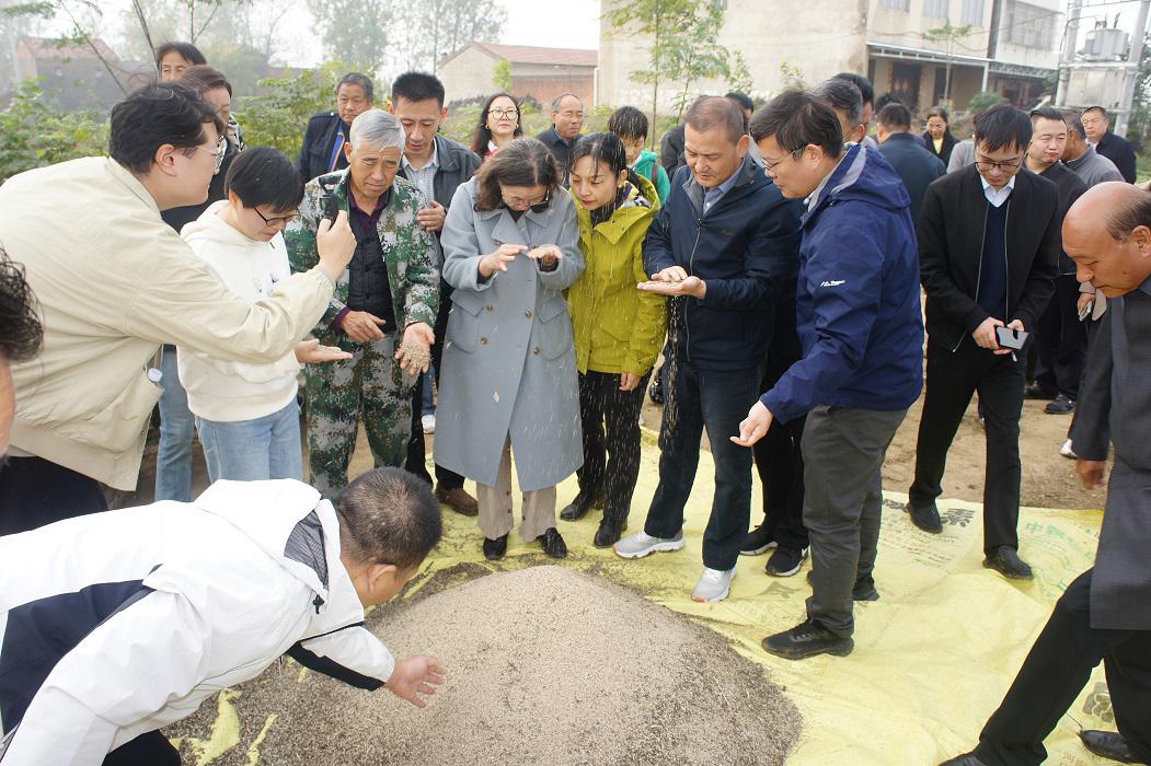 153911360.jpg 153911360.jpg